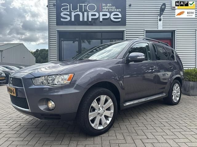 Grijs Gebruikt 2012 Mitsubishi Outlander Edition SUV | € 10.450 (Eerlijke prijs) - Afbeelding 1/4