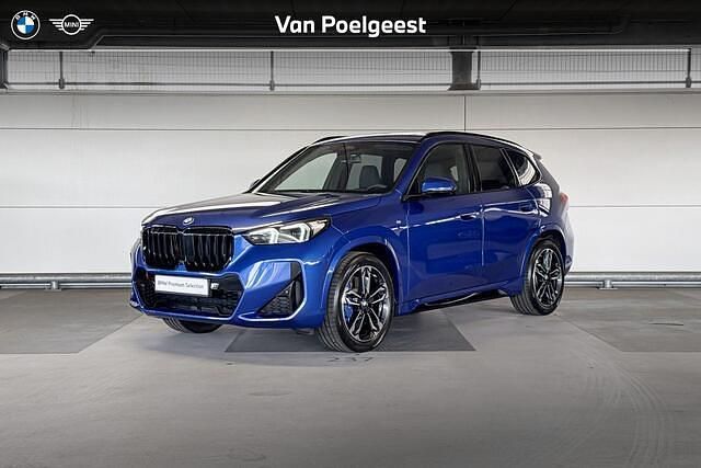 Blauw Gebruikt 2024 BMW X1 Comfort Edition SUV | € 54.900 (Duur) - Afbeelding 1/4
