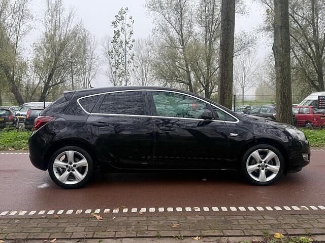 Zwart Gebruikt 2010 Opel Astra Cosmo Hatchback | € 2.899 (Goede deal) - Afbeelding 1/3