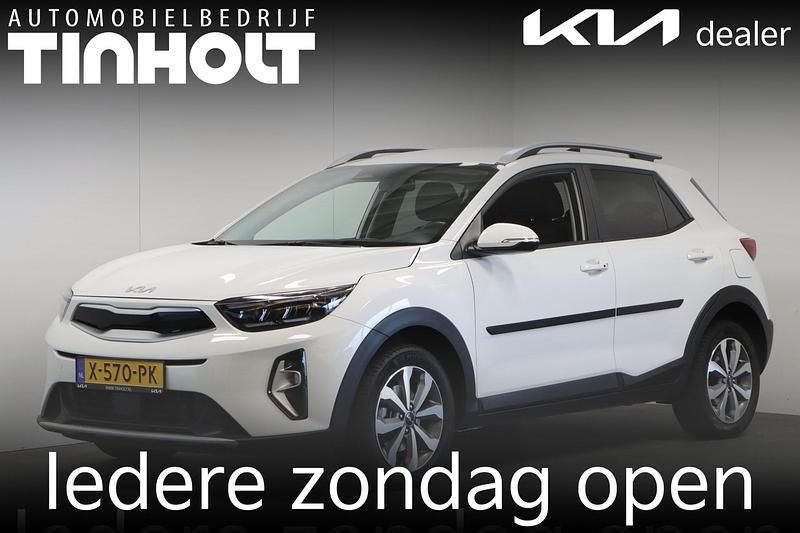 Wit Occasion 2024 Kia Stonic SUV | € 22.450 (Eerlijke prijs) - Afbeelding 1/4