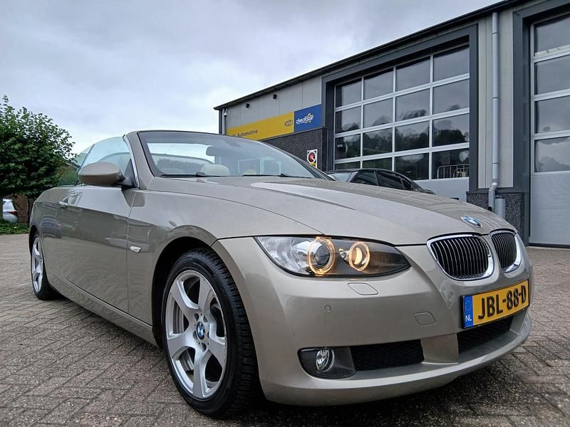 Bruin Gebruikt 2008 BMW 325 Cabriolet Cabriolet | € 15.495 (Duur) - Afbeelding 1/4