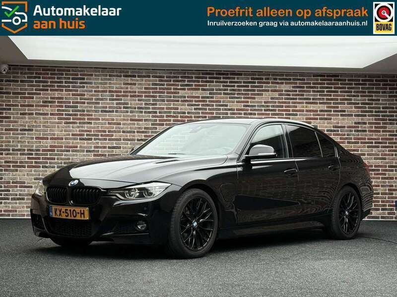 Zwart Gebruikt 2016 BMW 330e Executive Sedan | € 19.450 (Duur) - Afbeelding 1/4