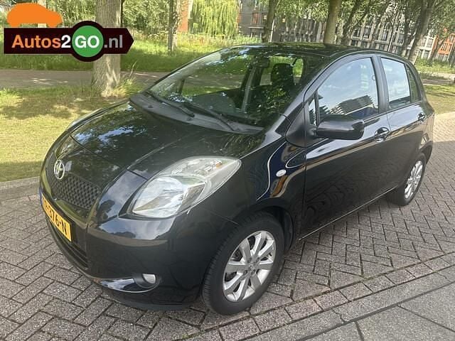 Zwart Gebruikt 2008 Toyota Yaris Cool Hatchback | € 4.245 (Goede deal) - Afbeelding 1/4