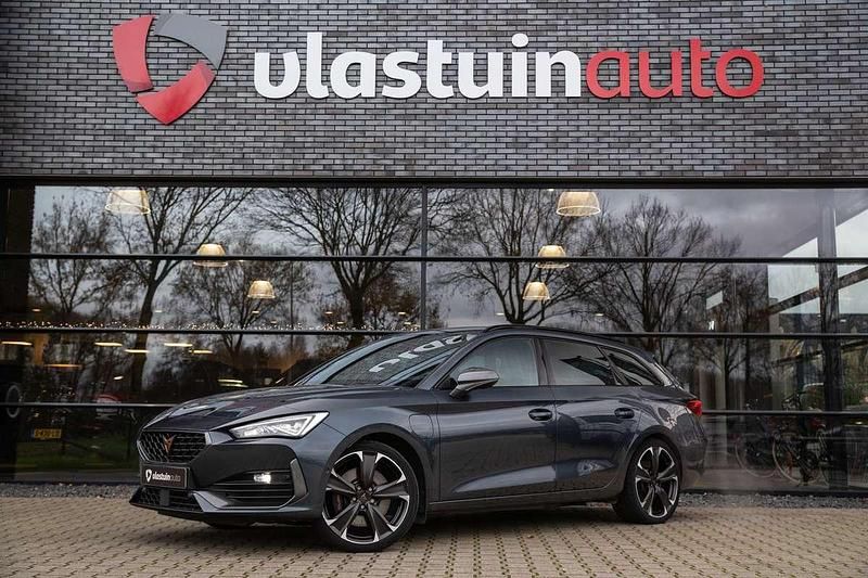 Grijs Gebruikt 2024 Cupra Leon VZ Stationwagen | € 29.950 (Goede deal) - Afbeelding 1/4