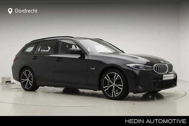 Zwart Occasion 2023 BMW 330 M Sport Stationwagen | € 41.395 (Eerlijke prijs) - Afbeelding 1/3