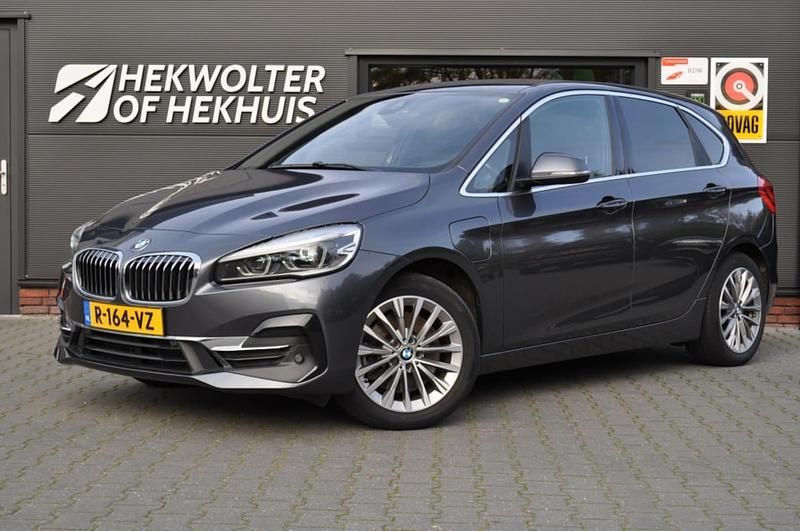 Grijs (metallic) Gebruikt 2019 BMW 225 Active Tourer MPV | € 19.950 (Eerlijke prijs) - Afbeelding 1/4