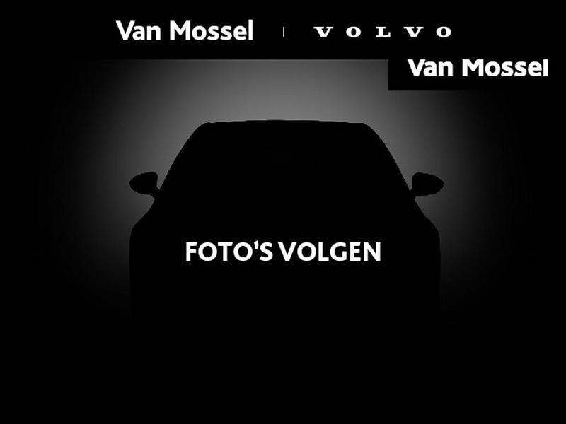 Wit Nieuw 2025 Volvo EX30 Plus SUV | € 38.940 - Afbeelding 1/1