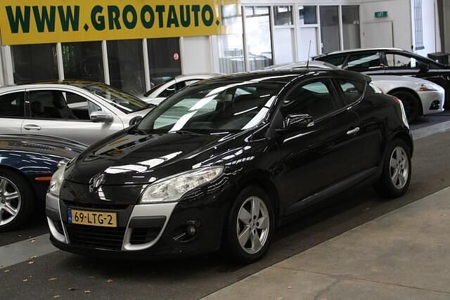 Zwart Gebruikt 2010 Renault Mégane Coupé Dynamique Coupé | € 3.744 (Goede deal) - Afbeelding 1/4