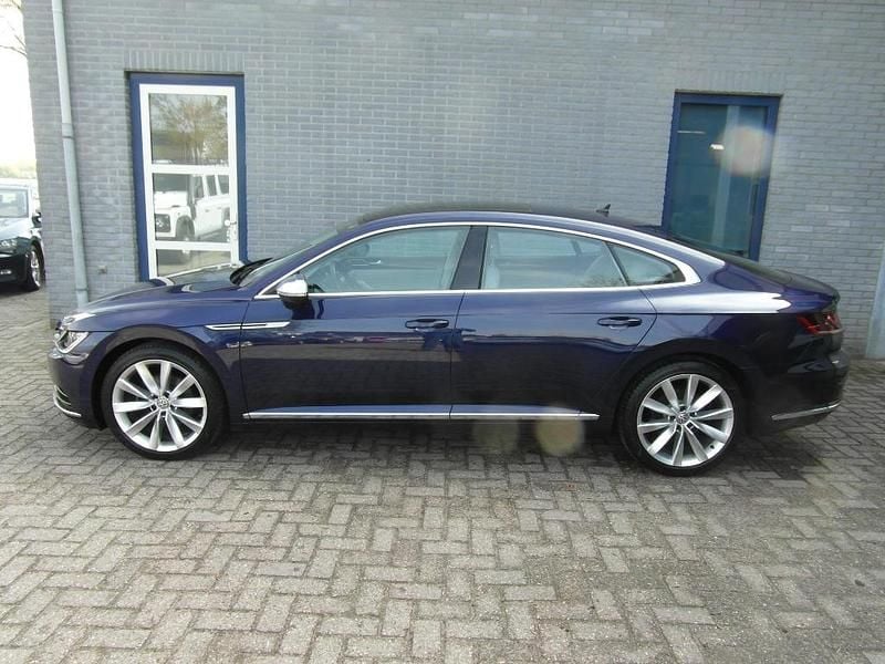 Occasion VW Arteon Elegance+ 150 PK (110 kW) 2019 Blauw, metallic lak Hatchback