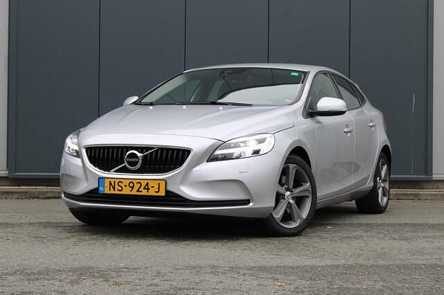 Grijs Gebruikt 2017 Volvo V40 Stationwagen | € 15.450 (Eerlijke prijs) - Afbeelding 1/4