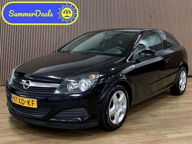 Zwart, metallic lak Gebruikt 2007 Opel Astra GTC Business Hatchback | € 1.945 (Eerlijke prijs) - Afbeelding 1/4