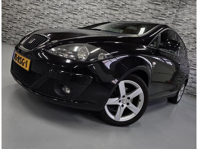 Zwart Gebruikt 2011 Seat Altea Ecomotive MPV | € 3.395 (Eerlijke prijs) - Afbeelding 1/4