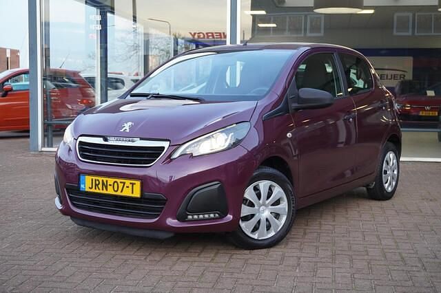 Paars Gebruikt 2016 Peugeot 108 Active Top Hatchback | € 6.950 (Goede deal) - Afbeelding 1/4