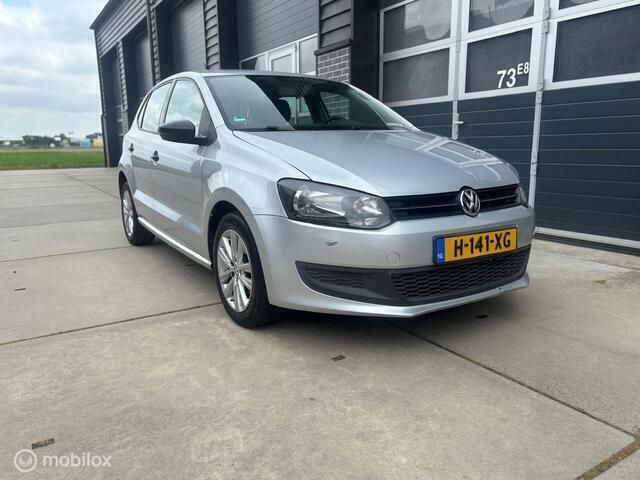 Grijs Gebruikt 2011 VW Polo Hatchback | € 3.499 (Goede deal) - Afbeelding 1/4