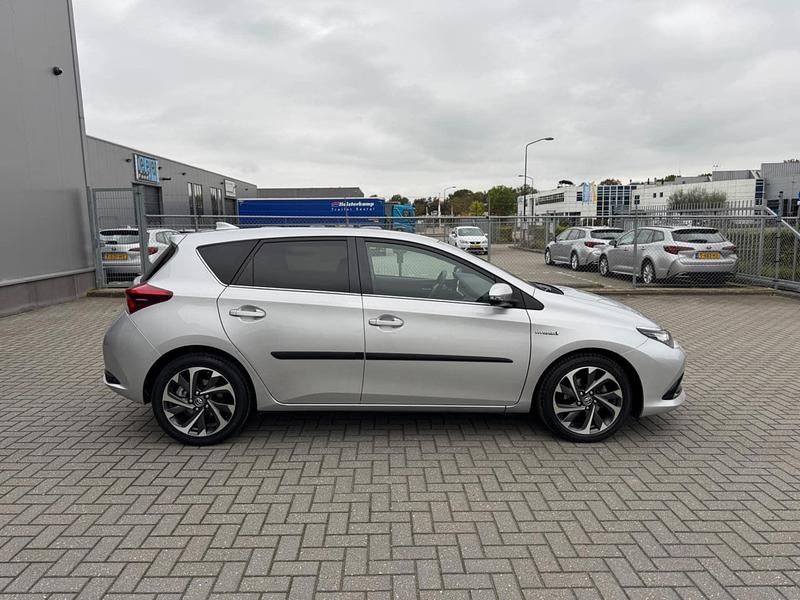 Occasion Toyota Auris 99 PK (72 kW) 2016 Grijs Hatchback