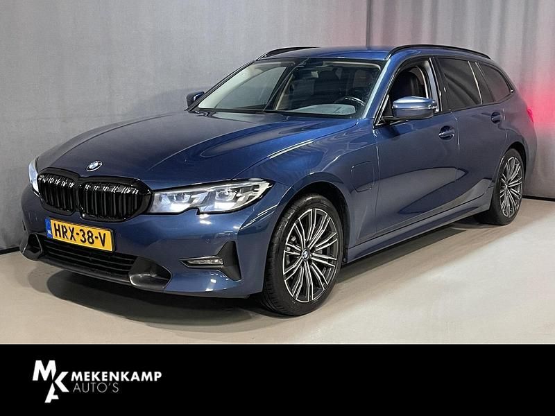 Blauw Occasion 2021 BMW 330 Sport Line Stationwagen | € 29.750 (Super prijs) - Afbeelding 1/4
