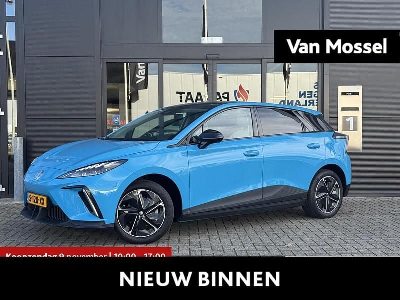 Blauw Gebruikt 2023 MG MG4 EV Luxury Hatchback | € 23.995 (Eerlijke prijs) - Afbeelding 1/4