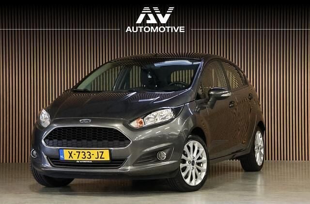 Grijs Gebruikt 2017 Ford Fiesta Titanium Hatchback | € 8.700 (Super prijs) - Afbeelding 1/4