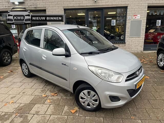Grijs Gebruikt 2013 Hyundai i10 Hatchback | € 2.950 (Eerlijke prijs) - Afbeelding 1/4