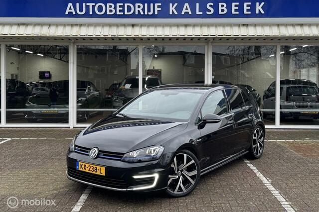 Zwart Occasion 2016 VW Golf VII GTE Hatchback | € 11.499 (Goede deal) - Afbeelding 1/4