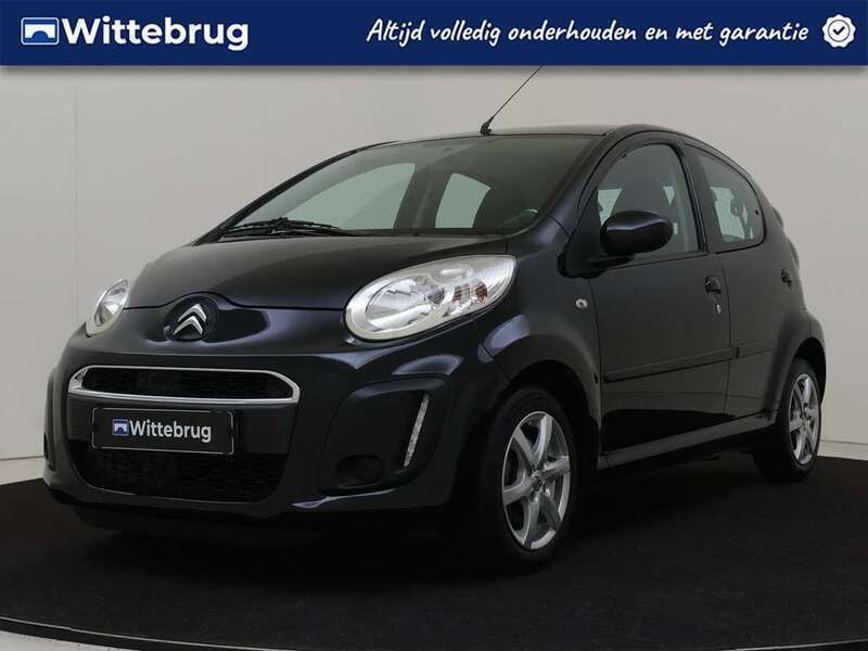 Zwart, metallic lak Gebruikt 2013 Citroën C1 Hatchback | € 6.225 (Iets duurder) - Afbeelding 1/3