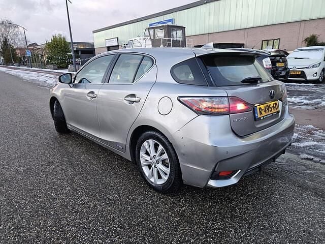 Occasion Lexus CT200h Executive Line 99 PK (72 kW) 2016 Grijs (metallic) Hatchback