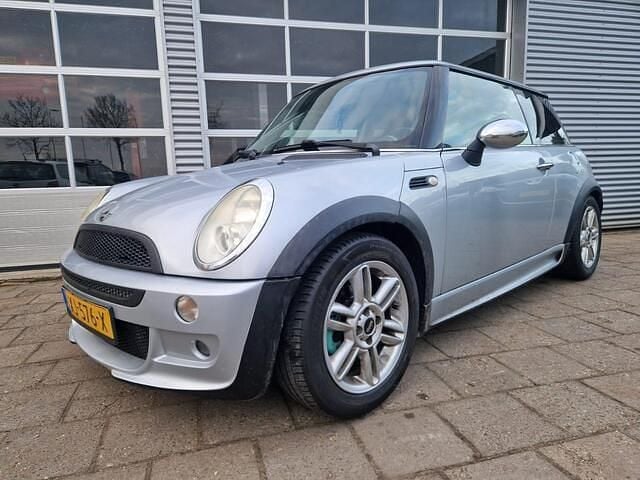 Grijs Occasion 2006 Mini ONE Hatchback | € 1.999 (Eerlijke prijs) - Afbeelding 1/4