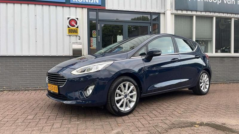 Blauw Gebruikt 2020 Ford Fiesta Titanium Hatchback | € 14.500 (Eerlijke prijs) - Afbeelding 1/4