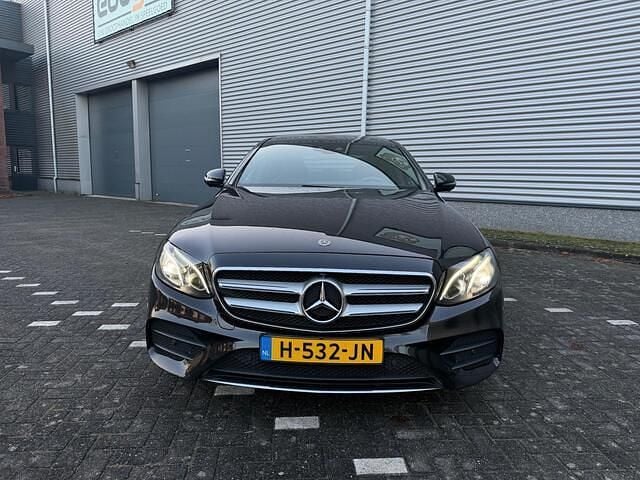 Occasion Mercedes E220 AMG line 195 PK (143 kW) 2019 Zwart (metallic) Sedan