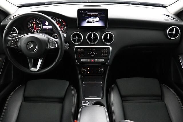 Occasion Mercedes A160 Ambition 102 PK (75 kW) 2018 Blauw Hatchback