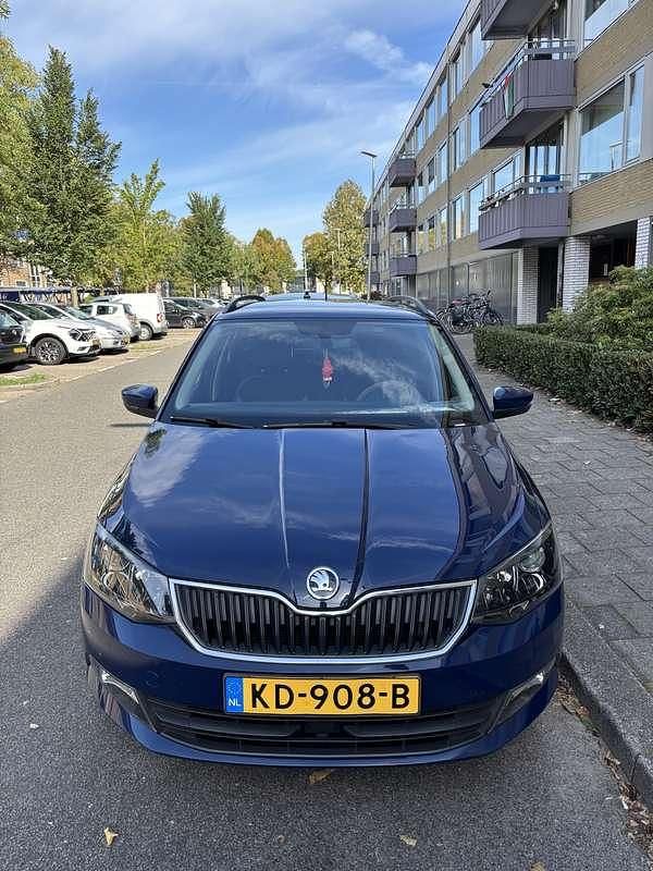Blauw Occasion 2016 Skoda Fabia Joy Stationwagen | € 7.700 (Iets duurder) - Afbeelding 1/4