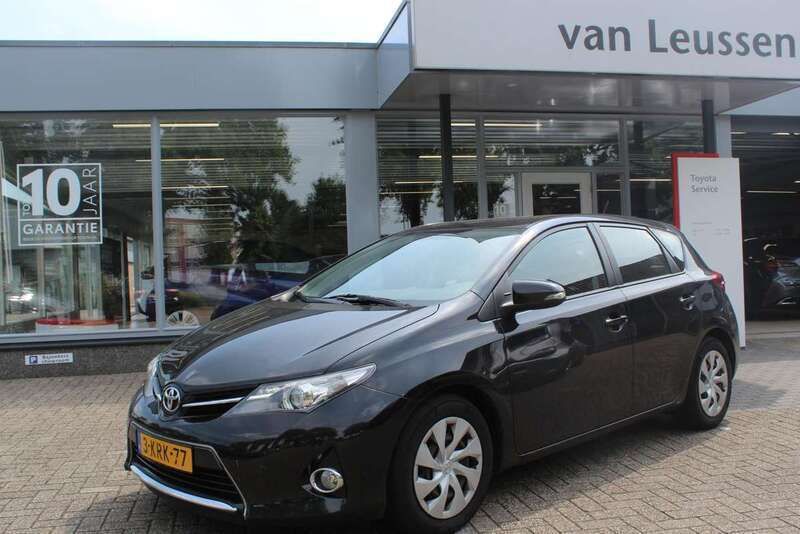 Zwart Gebruikt 2013 Toyota Auris Hatchback | € 8.900 (Eerlijke prijs) - Afbeelding 1/4