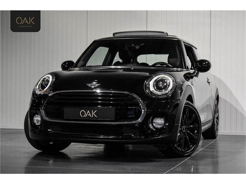 Zwart Gebruikt 2017 Mini Cooper Hatchback | € 15.900 (Eerlijke prijs) - Afbeelding 1/3