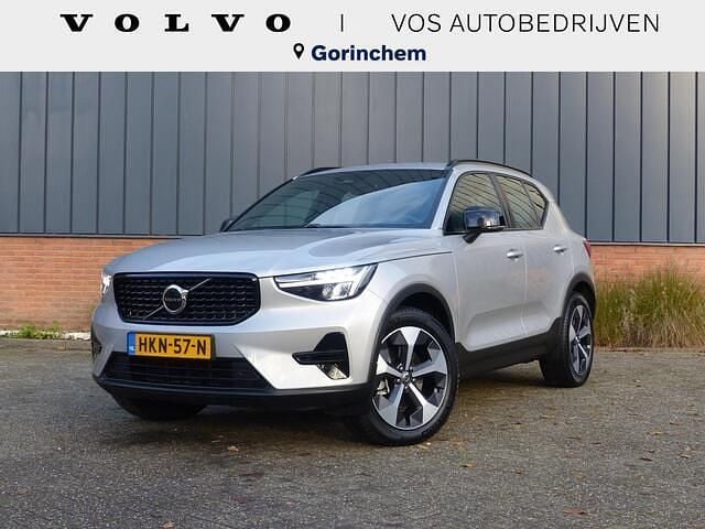 Grijs Gebruikt 2025 Volvo XC40 Plus SUV | € 41.950 (Eerlijke prijs) - Afbeelding 1/4