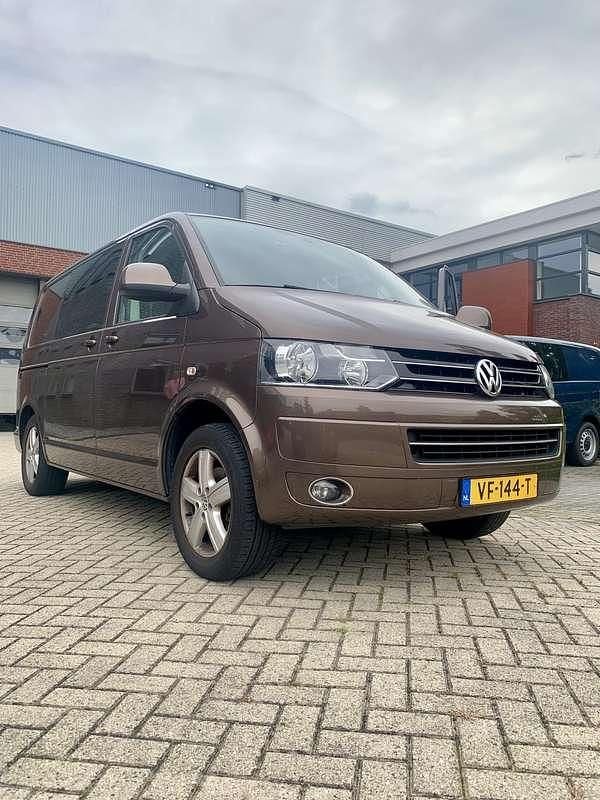 Bruin Gebruikt 2013 VW T5 Van | € 12.500 - Afbeelding 1/4