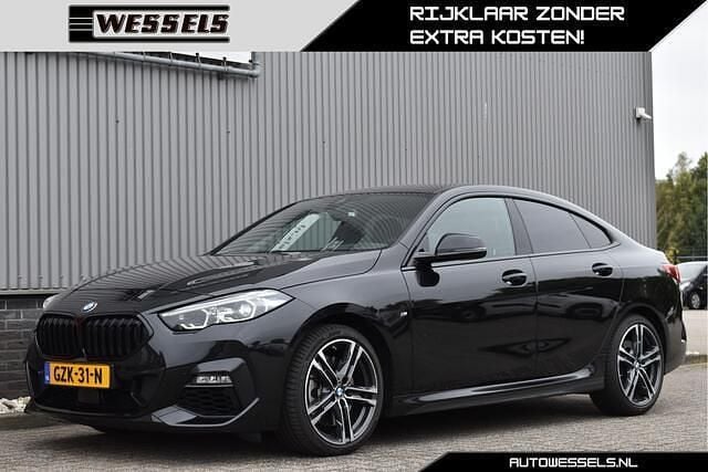 Zwart Gebruikt 2023 BMW 220 Executive Coupé | € 34.950 (Eerlijke prijs) - Afbeelding 1/4