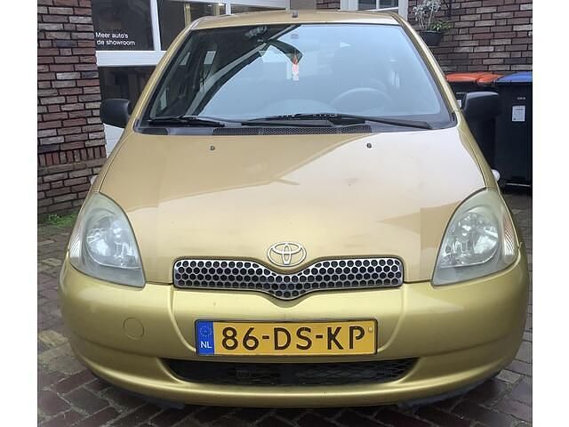 Occasion Toyota Yaris Sol 68 PK (50 kW) 1999 Goud Hatchback