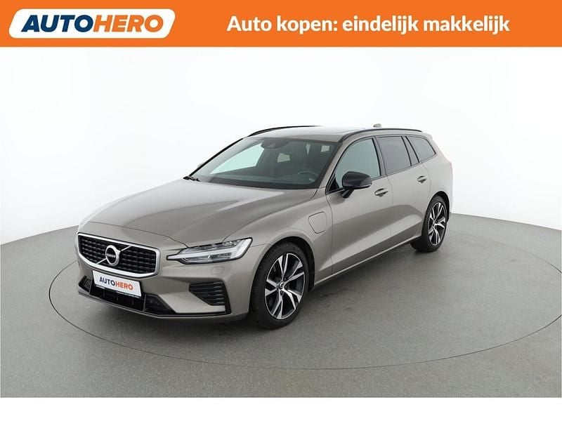 Grijs Occasion 2020 Volvo V60 R-Design Stationwagen | € 27.549 (Super prijs) - Afbeelding 1/4