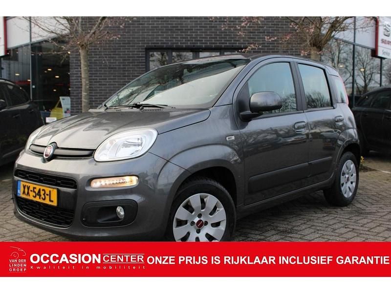Grijs Occasion 2019 Fiat Panda Lounge Hatchback | € 10.450 (Eerlijke prijs) - Afbeelding 1/4