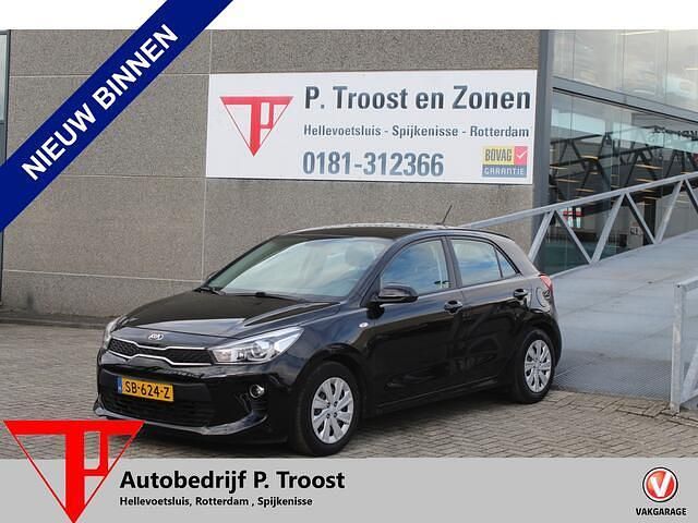 Zwart Occasion 2018 Kia Rio Hatchback | € 12.450 (Eerlijke prijs) - Afbeelding 1/4
