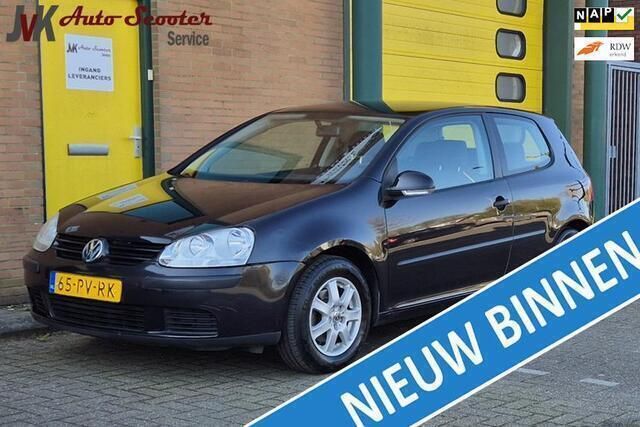 Zwart Gebruikt 2005 VW Golf IV Trendline Hatchback | € 2.750 (Eerlijke prijs) - Afbeelding 1/4