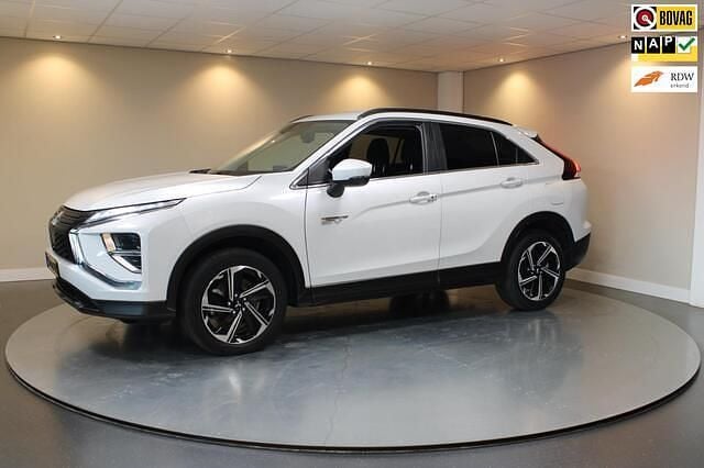 Wit Gebruikt 2022 Mitsubishi Eclipse Cross Intense SUV | € 22.940 (Iets duurder) - Afbeelding 1/4