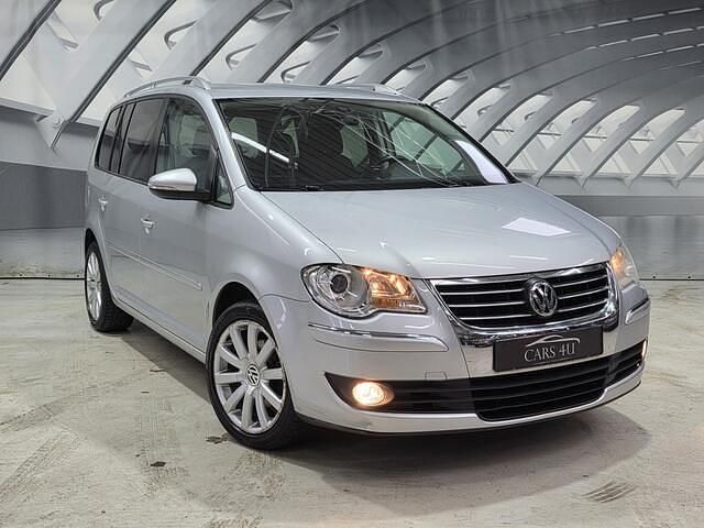 Grijs Gebruikt 2010 VW Touran Highline MPV | € 3.749 (Goede deal) - Afbeelding 1/4