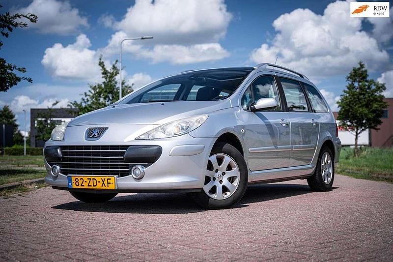 Grijs Gebruikt 2008 Peugeot 307 Premium Stationwagen | € 1.450 (Eerlijke prijs) - Afbeelding 1/4