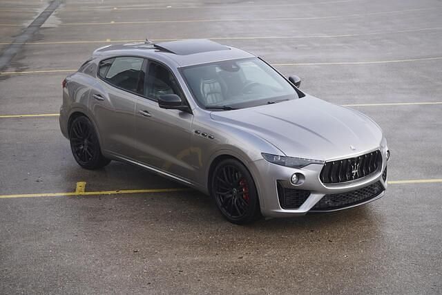 Occasion Maserati Levante 430 PK (316 kW) 2021 Grijs (metallic) SUV
