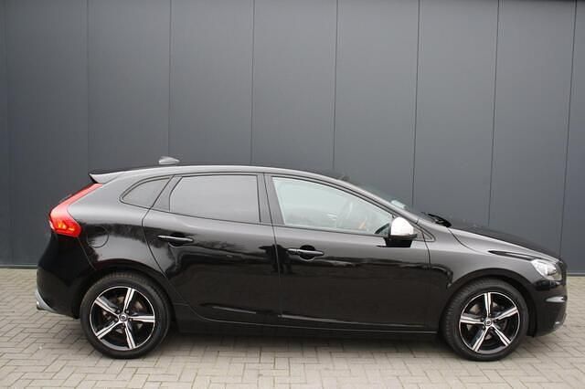 Occasion Volvo V40 R-Design 153 PK (112 kW) 2016 Zwart Hatchback