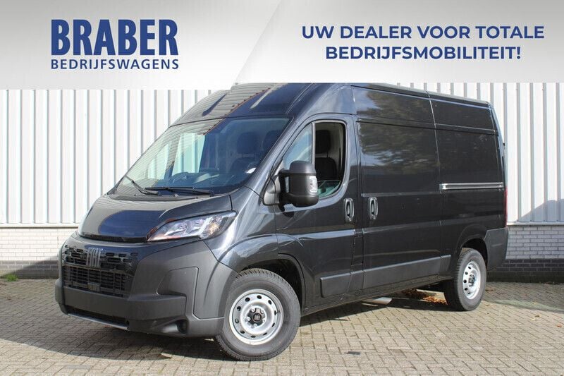 Zwart Nieuw 2024 Fiat Ducato S Van | € 35.292 (Eerlijke prijs) - Afbeelding 1/4