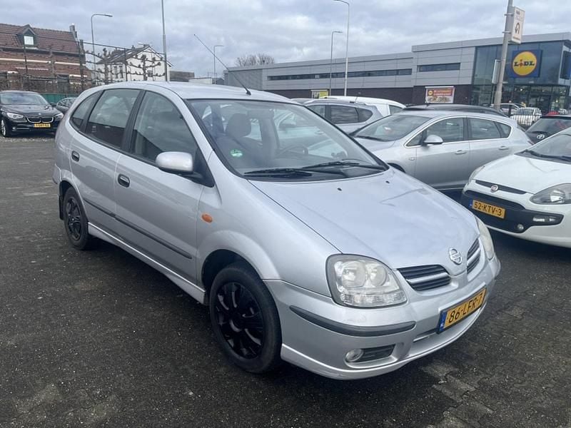 Grijs Gebruikt 2004 Nissan Almera Tino Acenta MPV | € 3.995 - Afbeelding 1/4