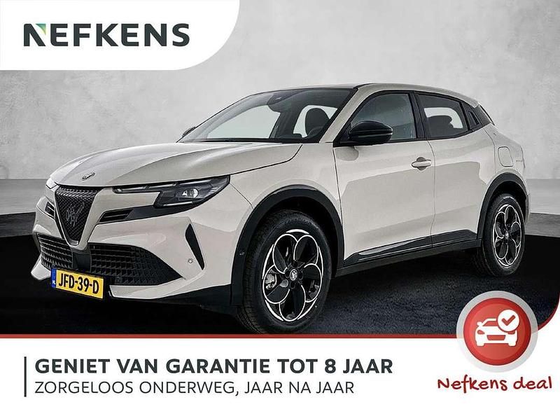 Grijs Nieuw 2025 Alfa Romeo Junior SUV | € 40.595 (Super prijs) - Afbeelding 1/4