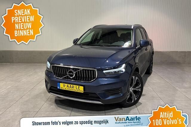 Blauw (metallic) Occasion 2021 Volvo XC40 Inscription SUV | € 24.650 (Super prijs) - Afbeelding 1/3